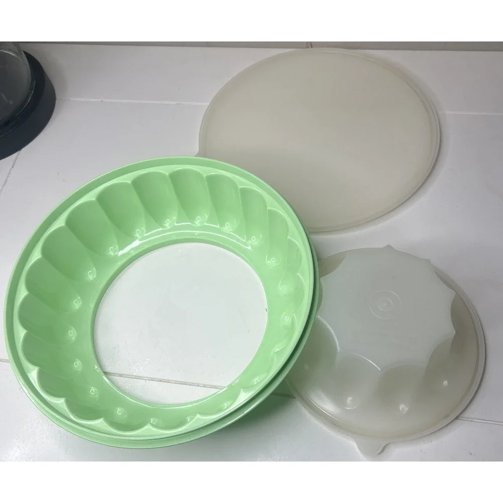Vintage‎ Tupperware 1203 Mint Green Bundt Cake Pan Jello Mold Retro Baking
